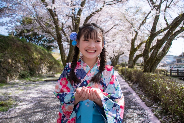 小学生の卒業式に袴を着よう!